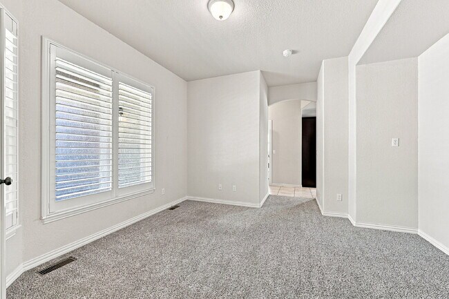 Building Photo - $3,195.95, 6 bed, 4 bath located in Colorado Springs