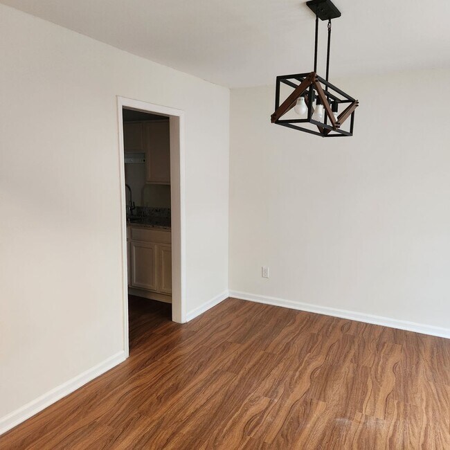 Building Photo - Townhome for Rent