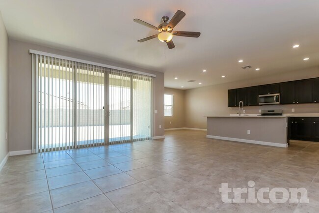Foto del edificio - 30361 W Crittenden Ln