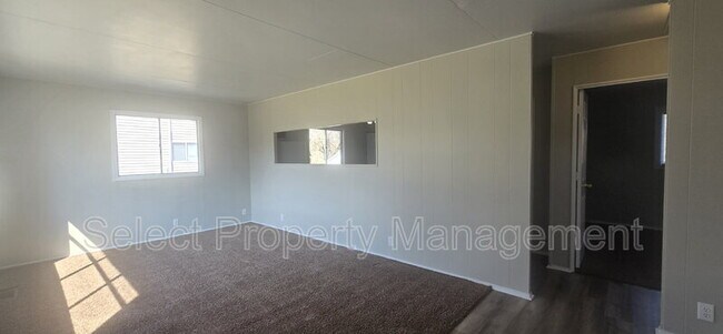 Foto del edificio - 536 Royalton Dr