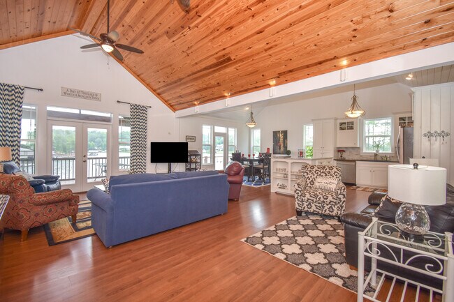 Foto del edificio - 60 Jay Bird Ln