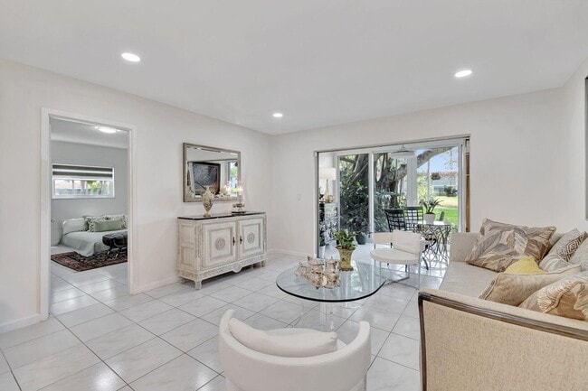 Building Photo - 14721 Bonaire Blvd