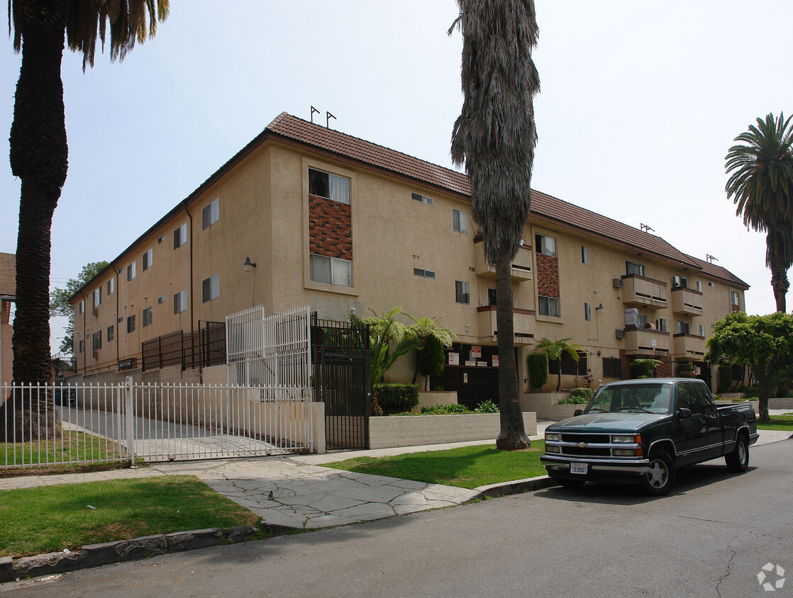 Primary Photo - Berendo Apartments