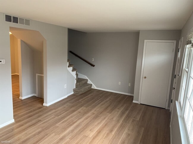 Building Photo - 3 br, 2 bath Townhome - 312 Shenandoah Str...