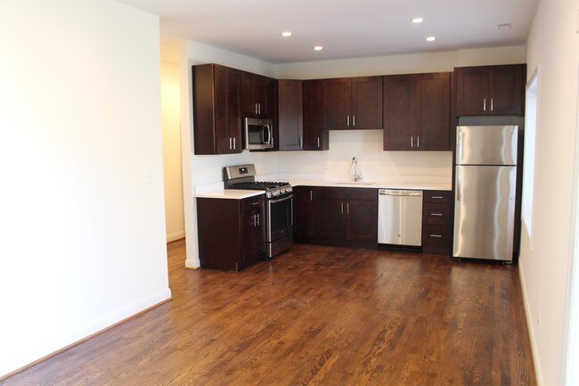 Building Photo - 723 W 34th St
