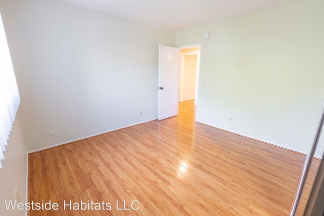 Building Photo - 2750 Piedmont- fully renovated unit in Mon...