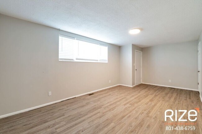 Building Photo - 1845 W 2700 S