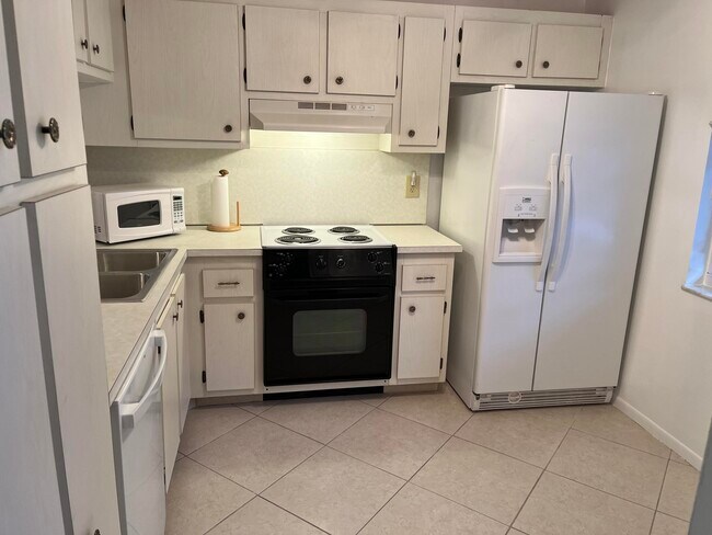 Foto del edificio - 931 Gardenia Dr
