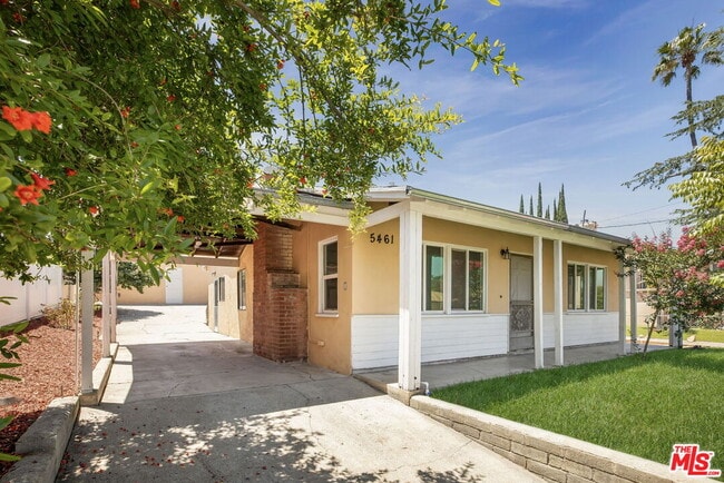 Building Photo - 5461 Tampa Ave