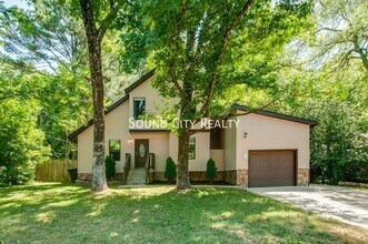 Building Photo - 625 Mercer Dr