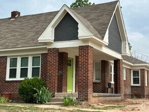 Building Photo - 2905 NW 19th St