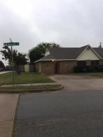 Primary Photo - 720 Hillcrest Ct