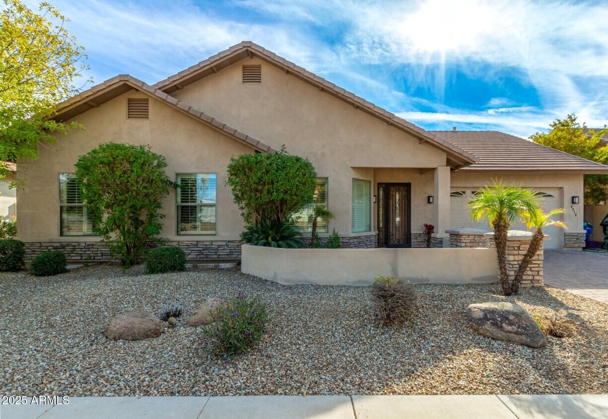 Foto principal - 4213 E Edgemont Ave