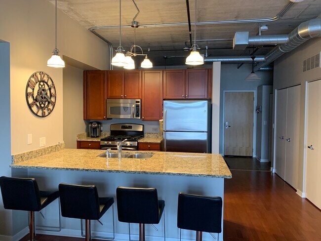 Foto del edificio - 170 N Northwest Hwy