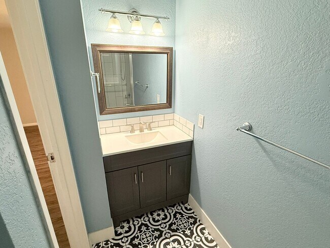 Foto del edificio - Stylishly 1-Bedroom Condo in Palm Springs ...