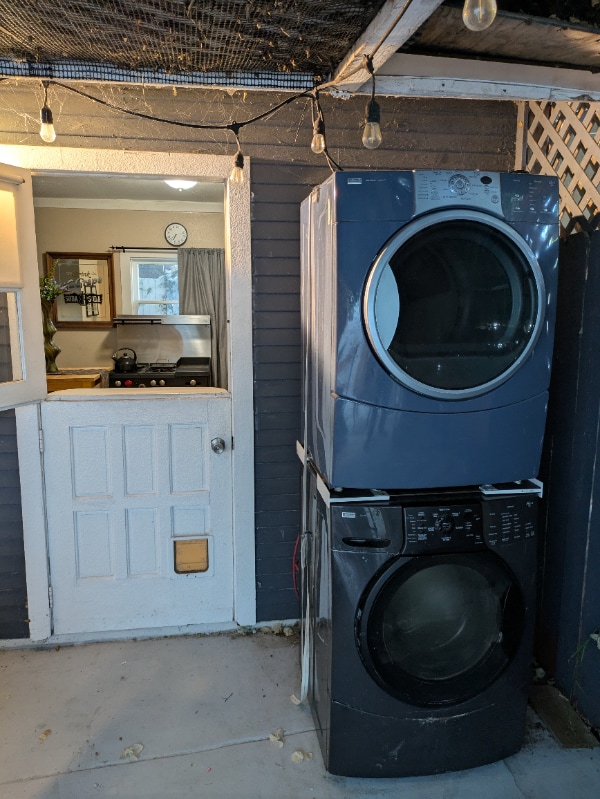 Building Photo - 313 1/2 5th St