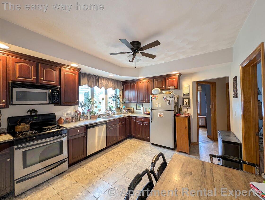 Photo - 50 William St. Unit #2