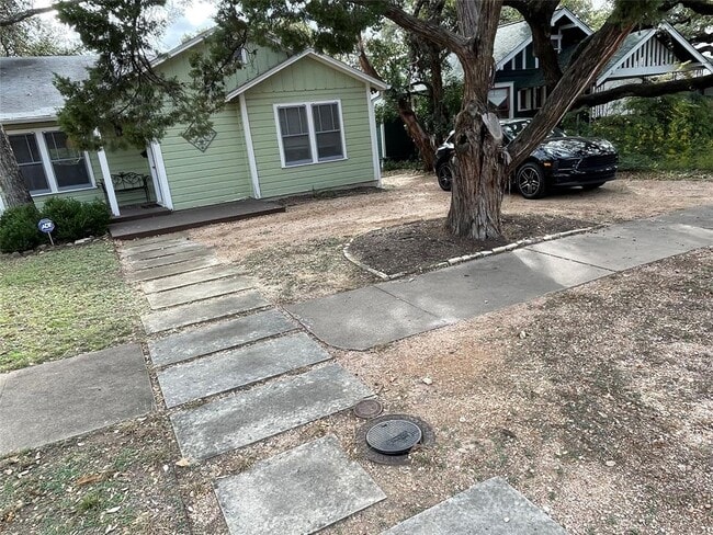 Building Photo - 1415 Travis Heights Blvd