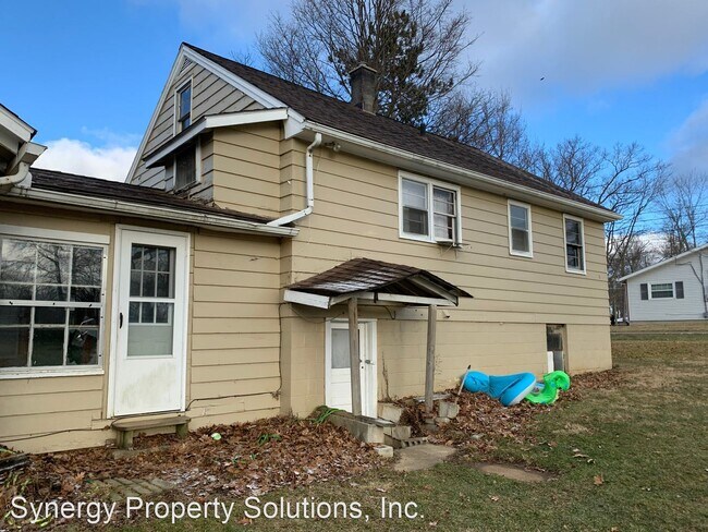 Building Photo - 3 br, 1 bath House - 972 N. Stewart Rd. RI...