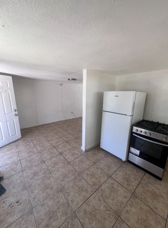 Primary Photo - 1456 Cameron Ln
