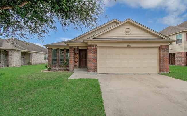Foto del edificio - 2106 Bishop Hollow Ln