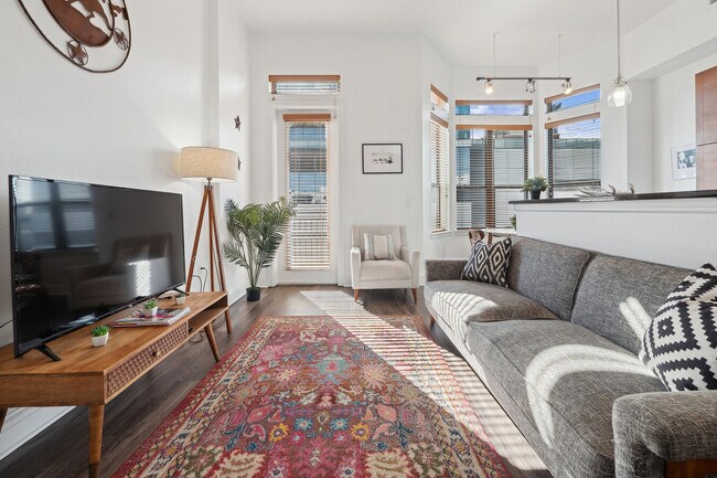 Foto del edificio - Move-In Deal: Save $1,000 Right Now!