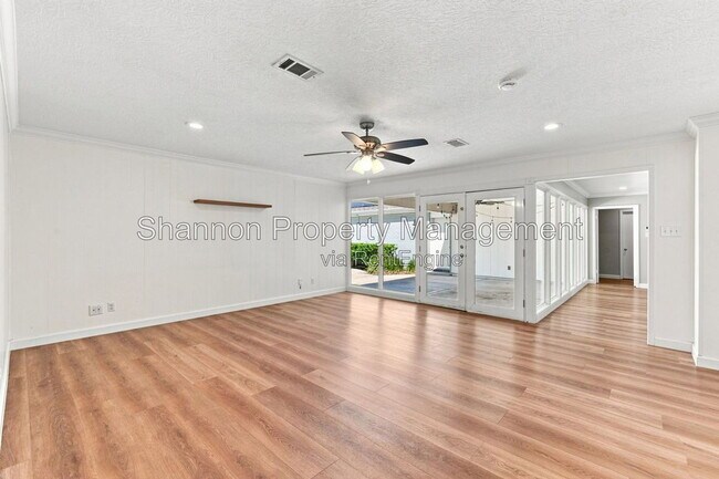 Foto del edificio - 5522 Dumfries Dr