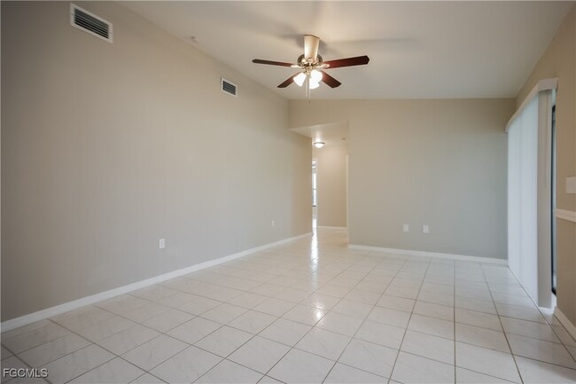 Foto del edificio - 627 SE 19th Ln