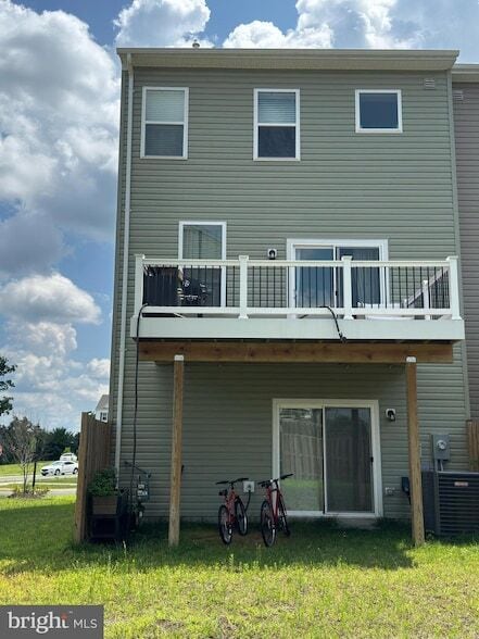 Building Photo - 400 Honeyberry Ln