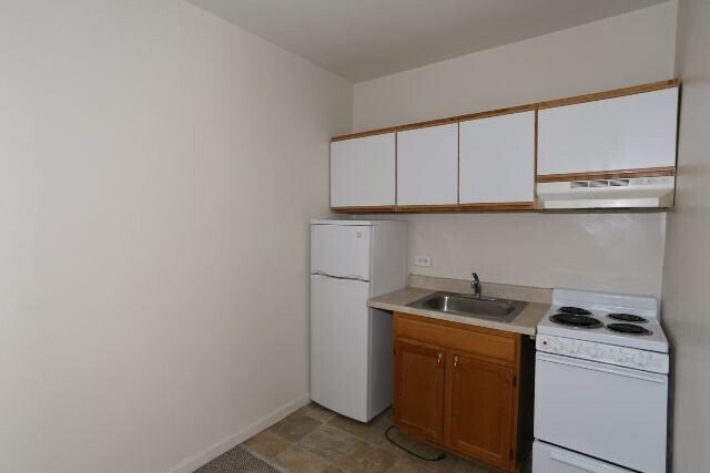 Foto del edificio - 3957 W Irving Park Rd