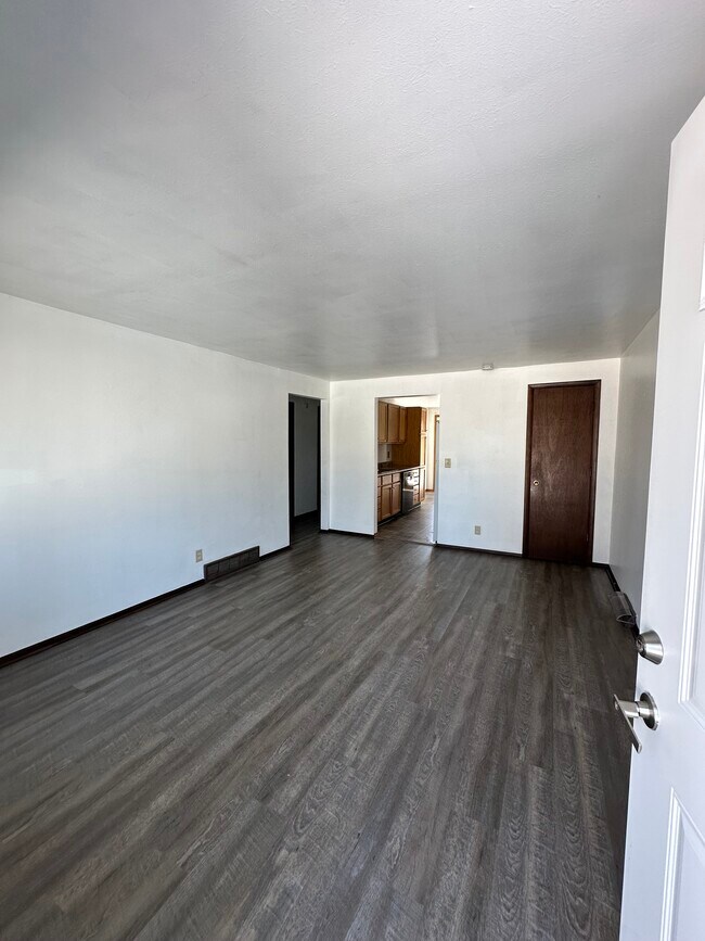 Foto del edificio - 1343 Sunray Ln