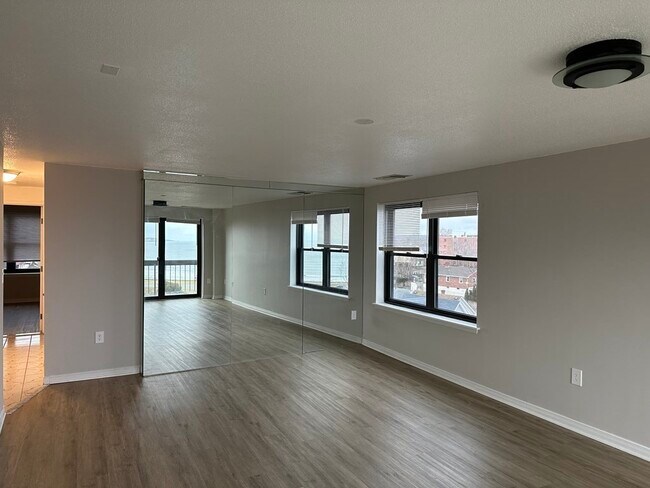 Building Photo - 12 Chancery Ct