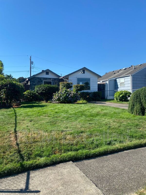 Foto del edificio - 824 6th St SE