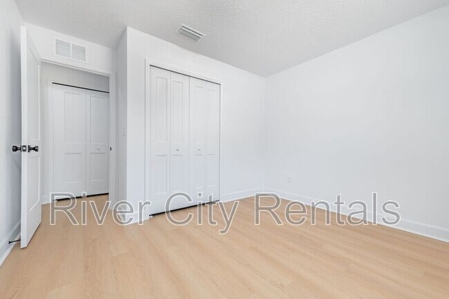 Foto del edificio - 6194 Furman Ave