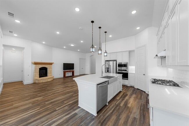 Photo - 2025 St Andrews Dr House