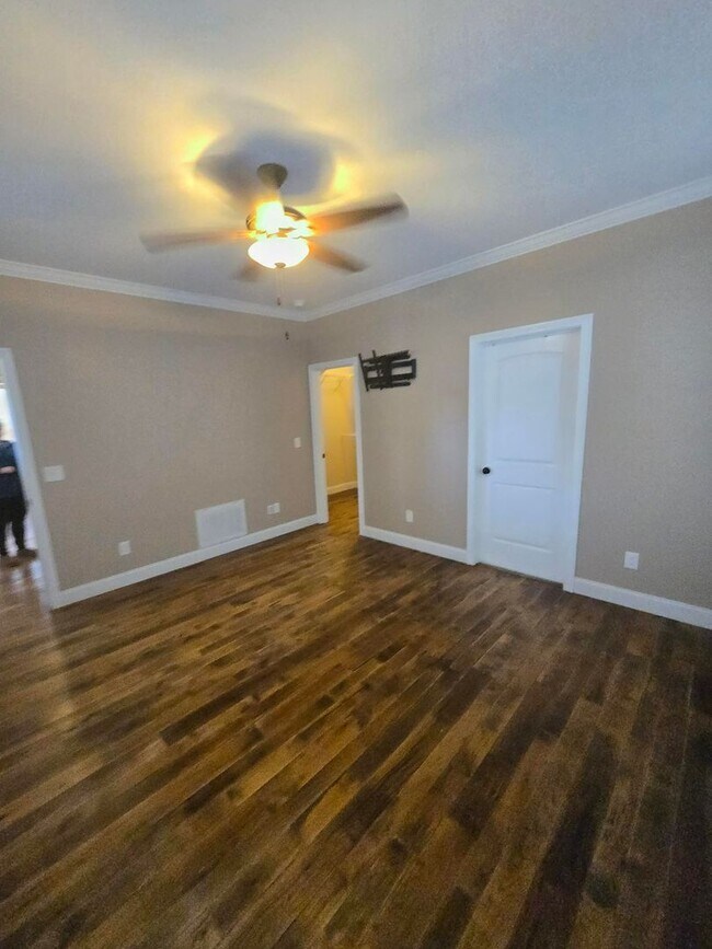 Foto del edificio - Charming 3-Bed, 2.5-Bath Homestead with Sp...