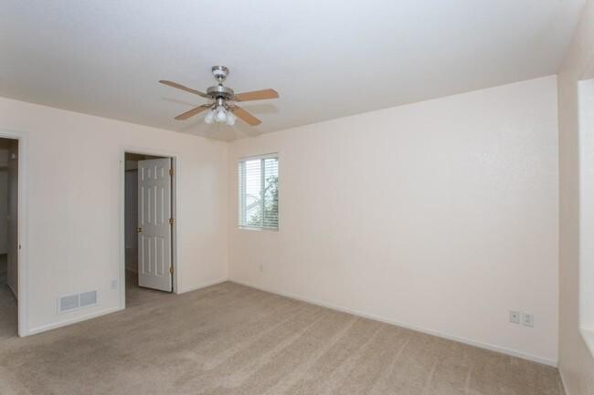 Foto del edificio - 6803 Autumn Ridge Unit 1