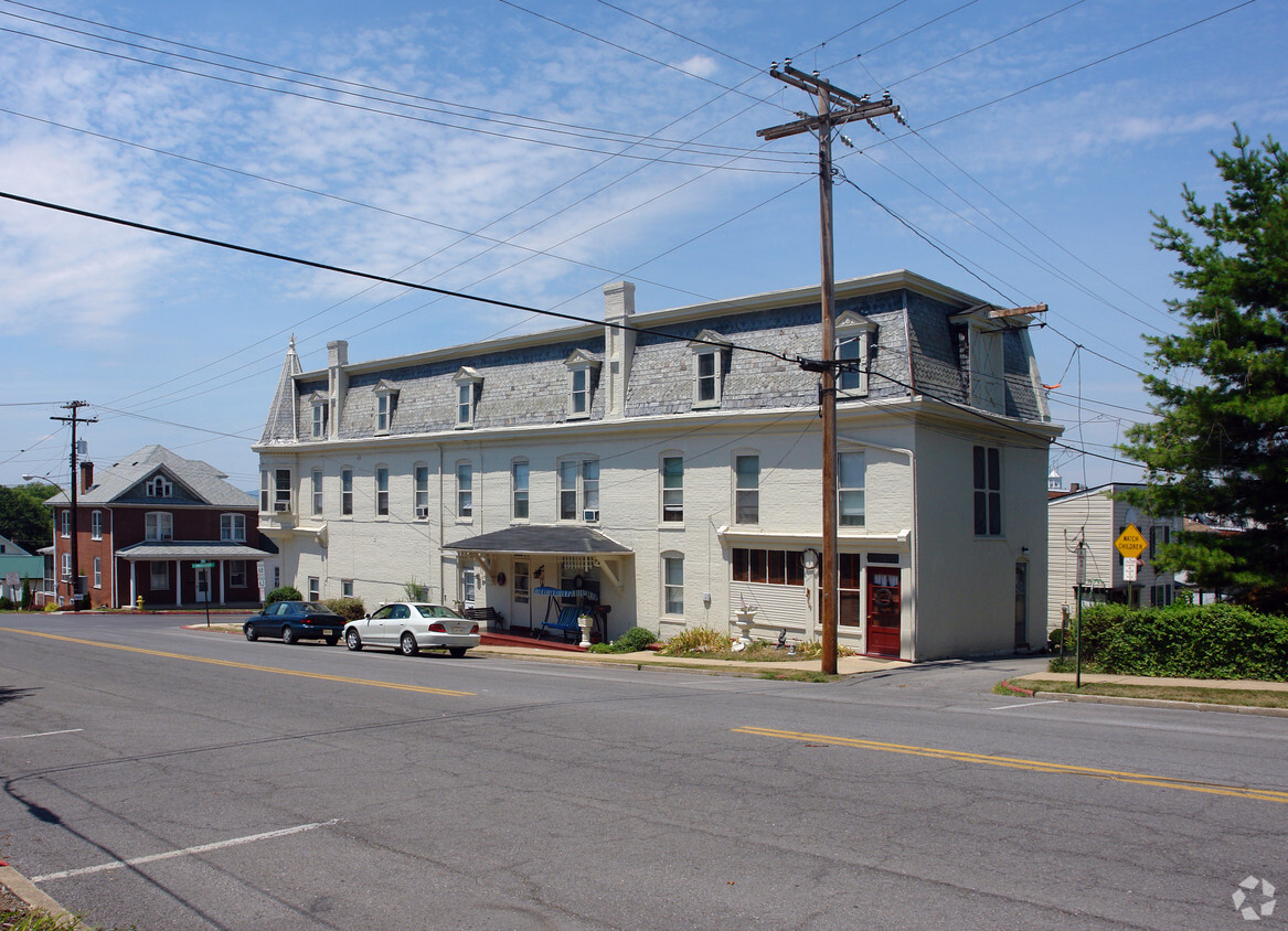 Building Photo - 1-7 E Church St