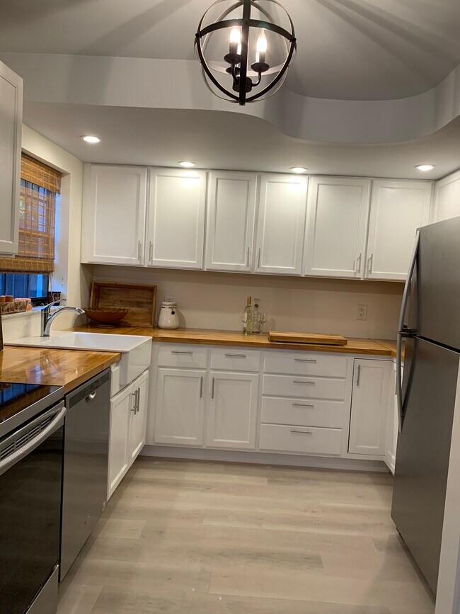 Cocina - 1202 N Andrews Ave