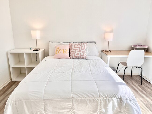 Foto del edificio - 6846 S 26th Pl