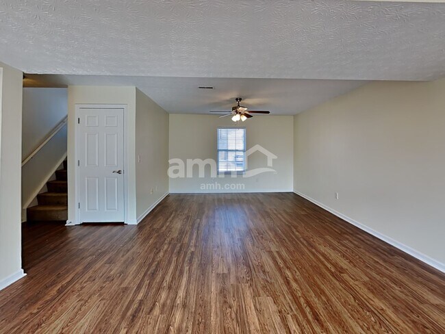 Building Photo - 531 Glen Oaks Drive