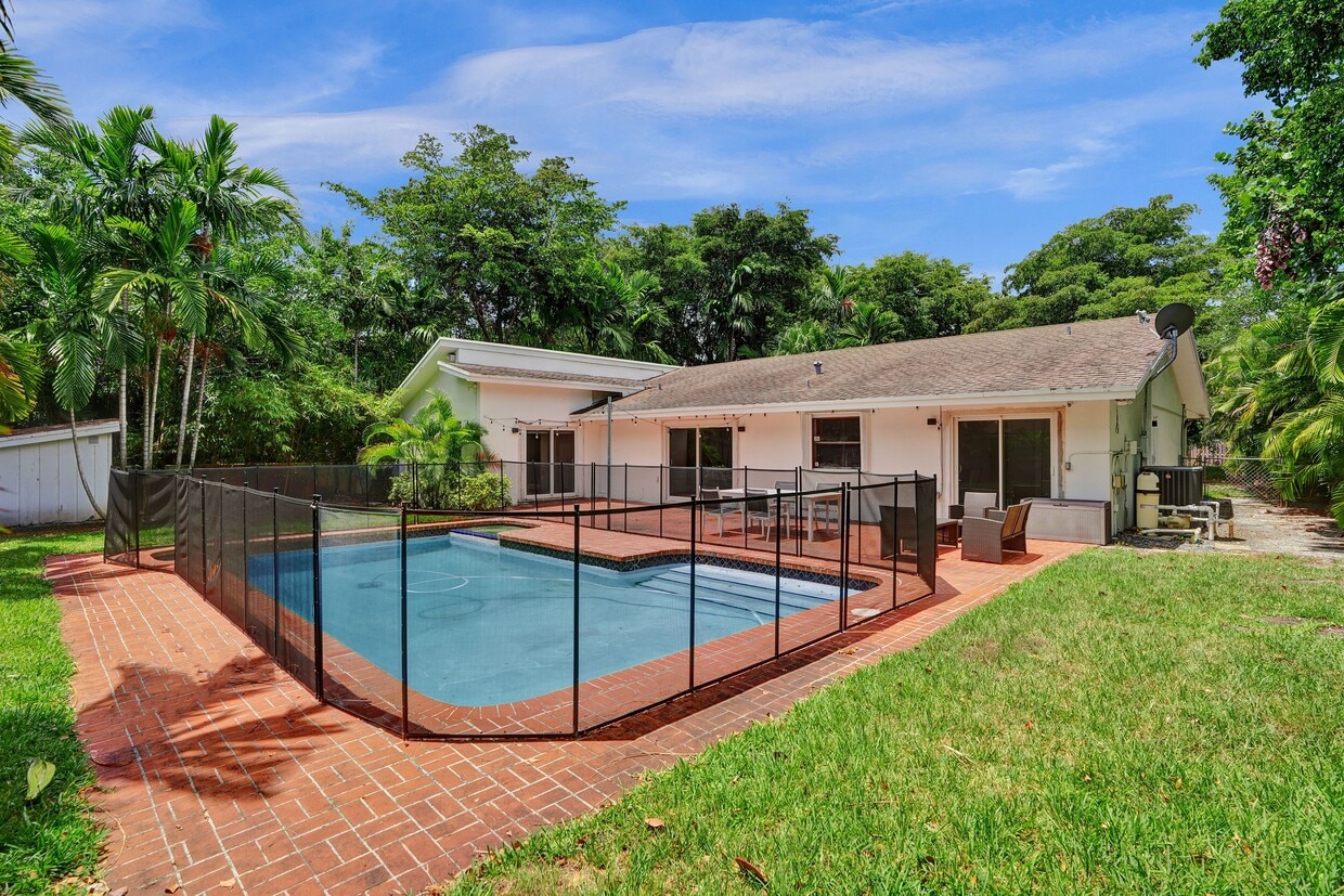 Photo - 20260 NE 25th Ave (Miami, FL)