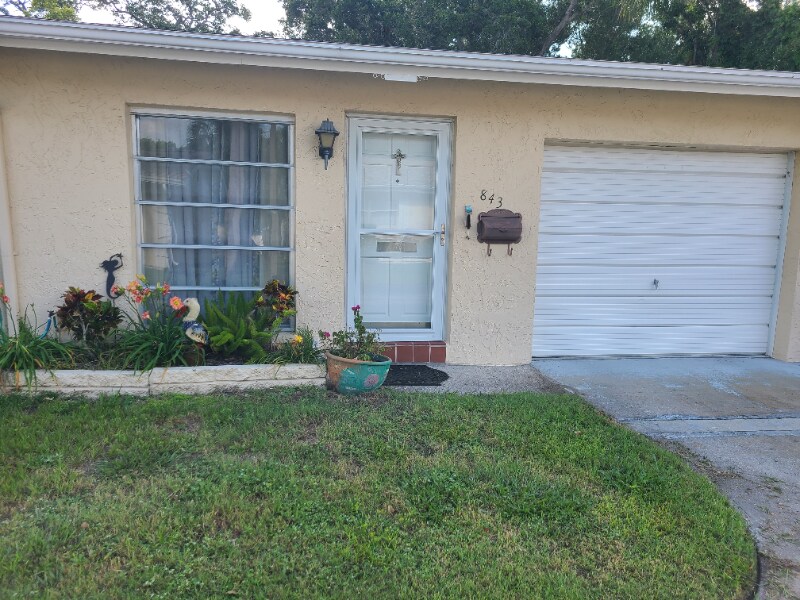 Primary Photo - 843 Cambridge Ct