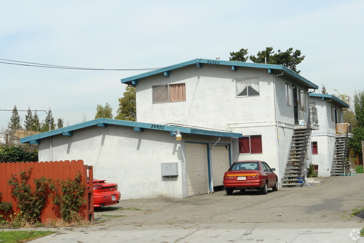 Primary Photo - 36920 Mulberry St