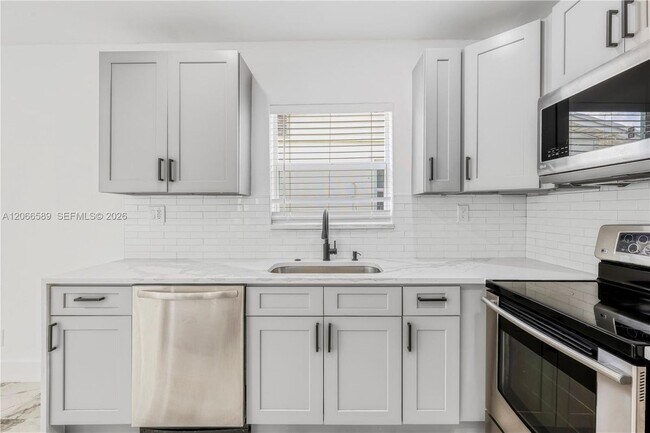 Foto del edificio - 809 SW 17th St