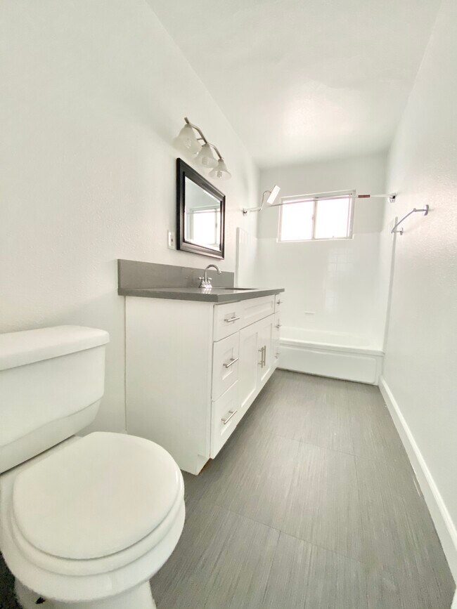 Foto del edificio - 141 S Normandie Ave