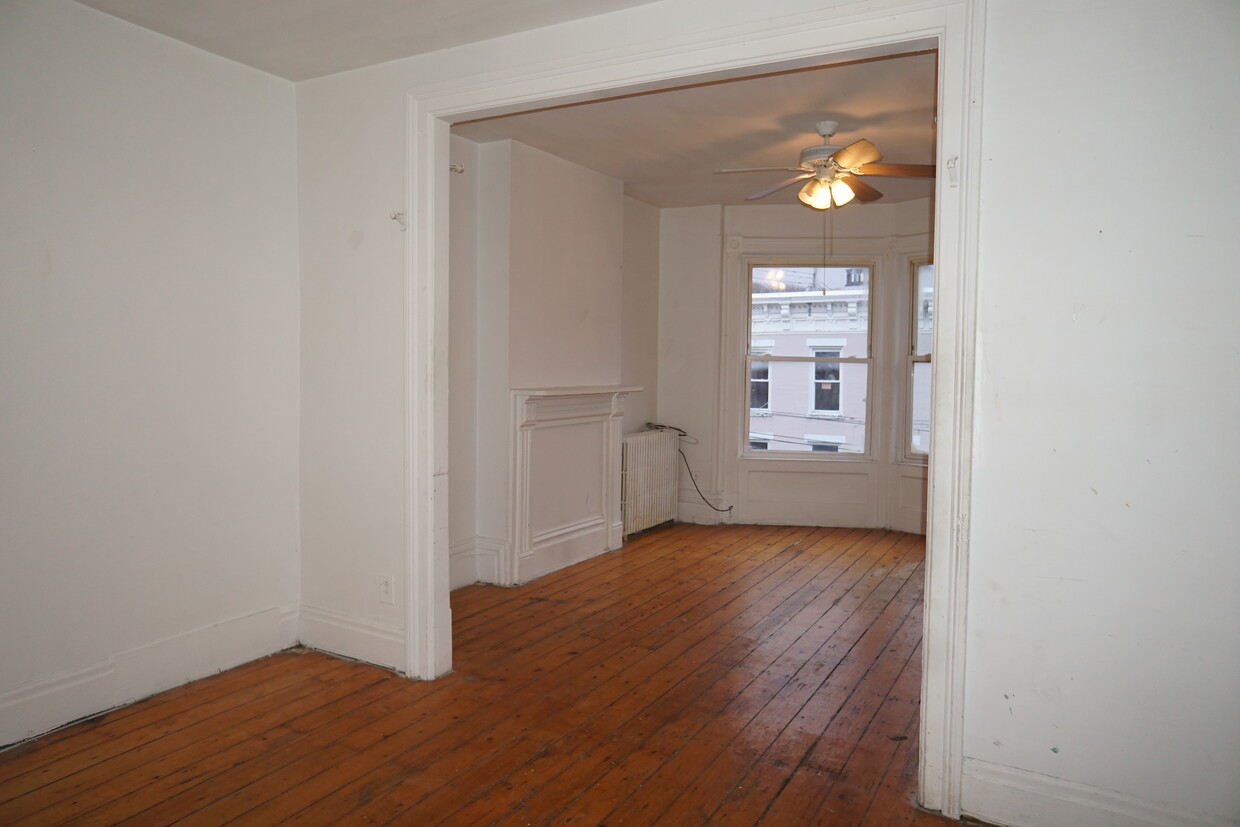 Foto principal - 112 Adams St