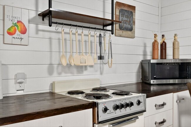 Foto del edificio - 1821 6th Ave