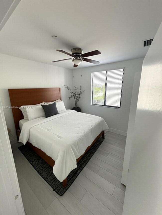 Foto del edificio - 909 E 24th St
