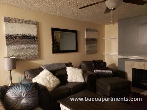 Building Photo - Water's Edge Apartments